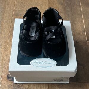 NEW in box Baby girl black velvet Ralph Lauren Dress Shoes USA size 2 / 3-6 mo